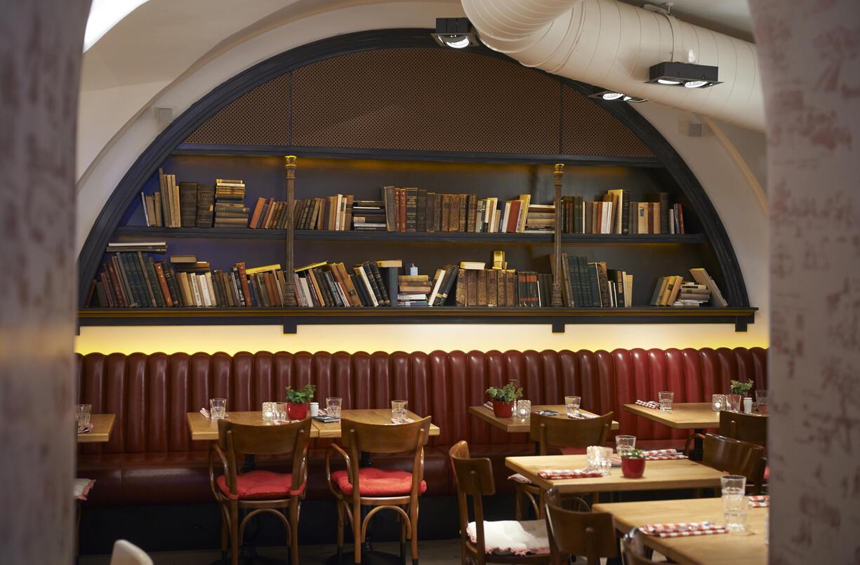 Céges vacsorahelyszín Budapesten: egy diszkrét étteremben, barátságos környezetben