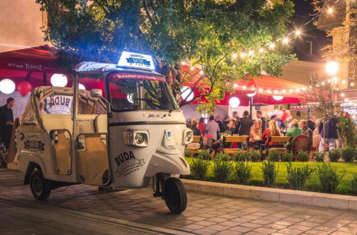 Terrace restaurant in Buda- we would love to welcome our guest on our terrace next to the St Mathias Church, in the most beautiful part of the Buda Castle Terrace restaurant in Buda- an outside restaurant in the Buda Castle, only a few minutes from Downtown Budapest