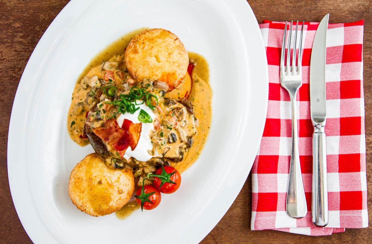 “Bakony” style pork confit with cottage cheese fritters “Bakony” style pork confit with cottage cheese fritters